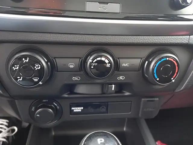 Isuzu D-Max D-MAX Space Cab 4x4 LS Aut. Ansicht 25