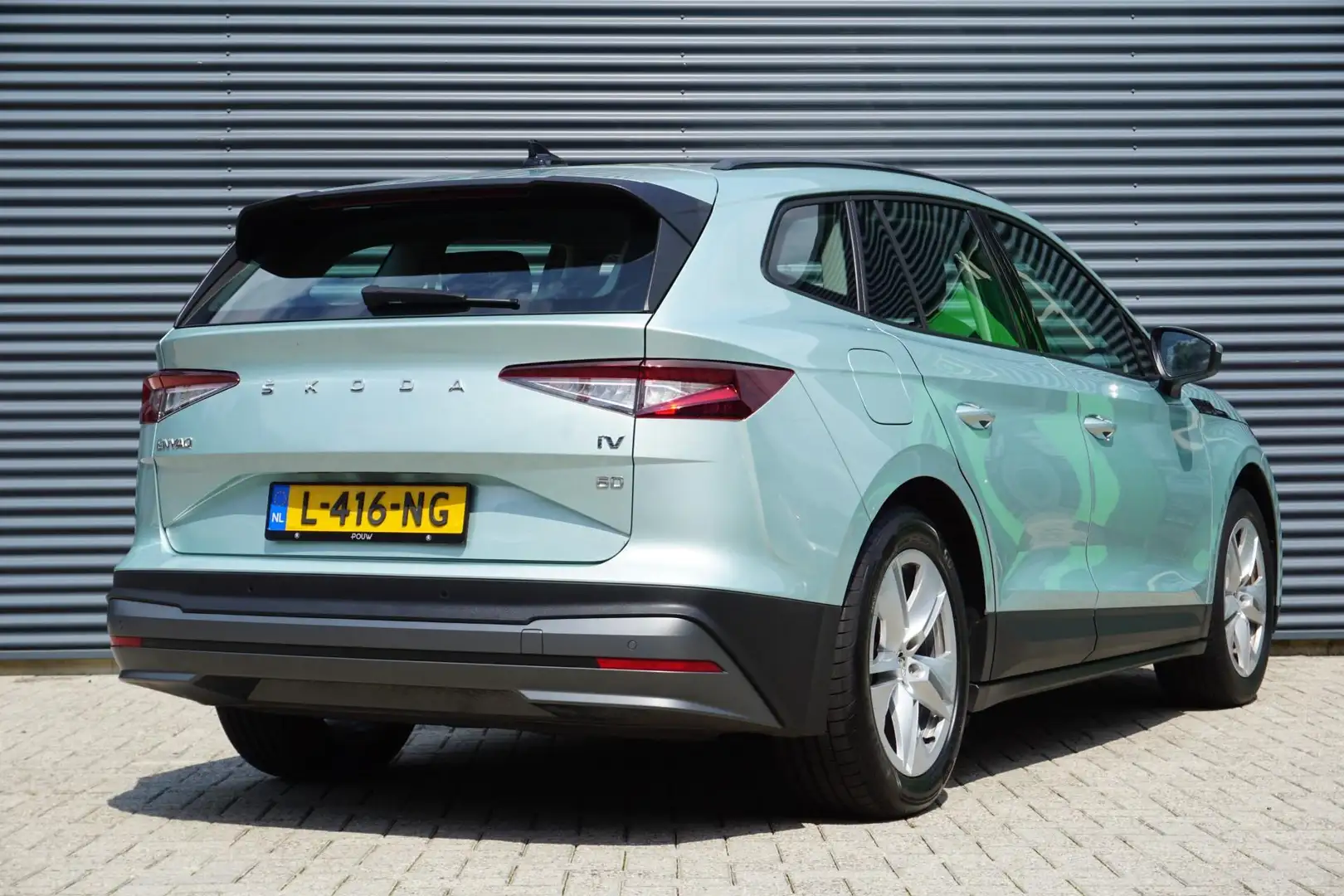 Skoda Enyaq 60 180pk | SoH 93% | Navigatie | SmartLink | PDC A Gris - 2
