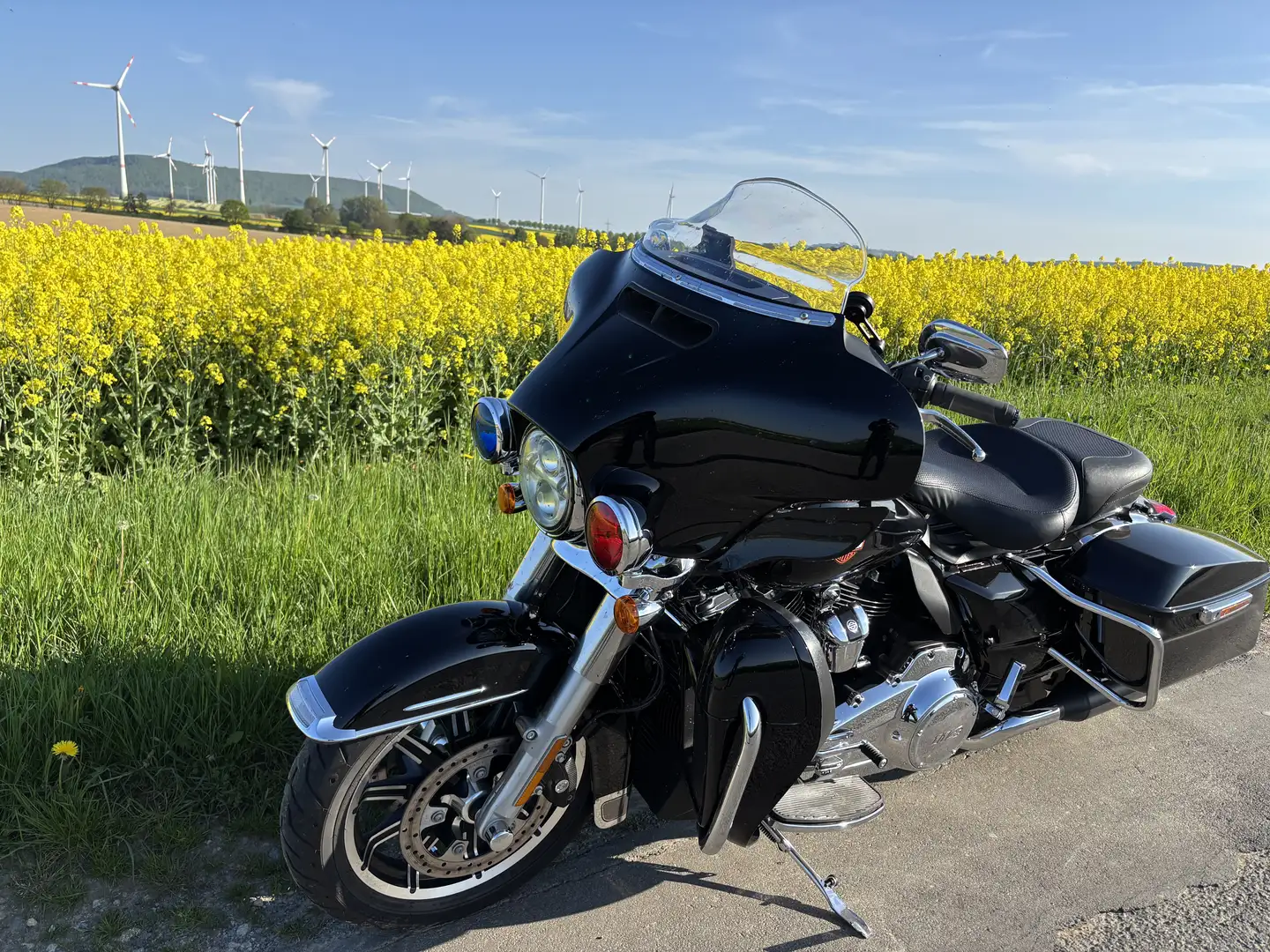 Harley-Davidson Electra Glide Police Negro - 1