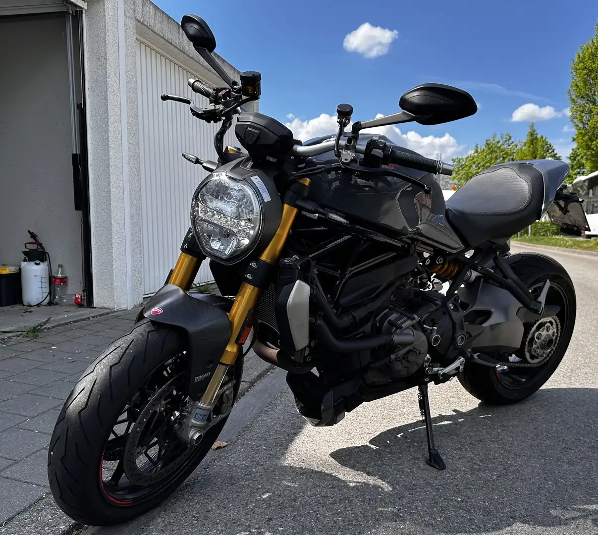 Ducati Monster 1200 Monster 1200 S - 1