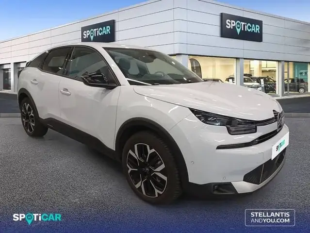 Citroen C4 view 3