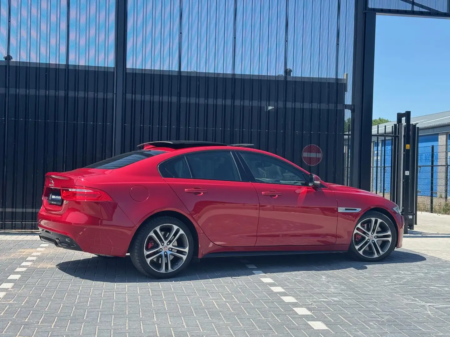 Jaguar XE 3.0 S V6 - SCHUIFDAK - CAMERA - VOORRUIT VERWARMIN Rood - 2