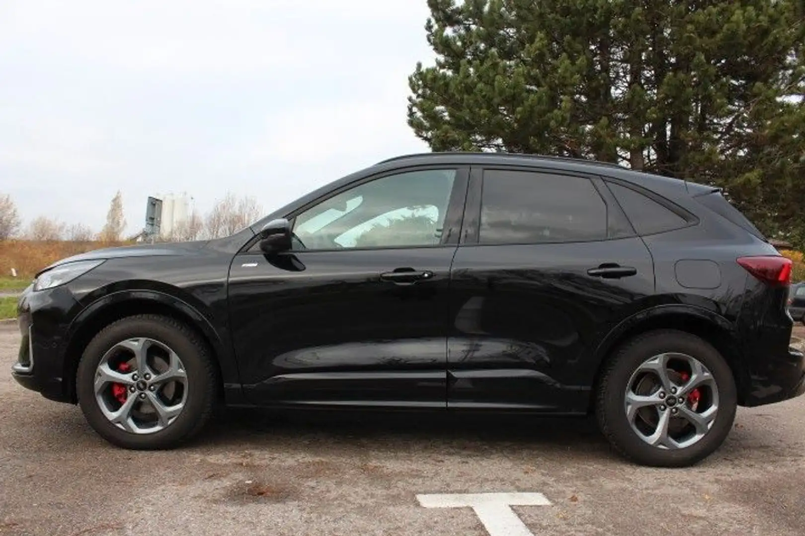 Ford Kuga Hybrid FHEV 4x4 ST-Line X Schwarz - 2