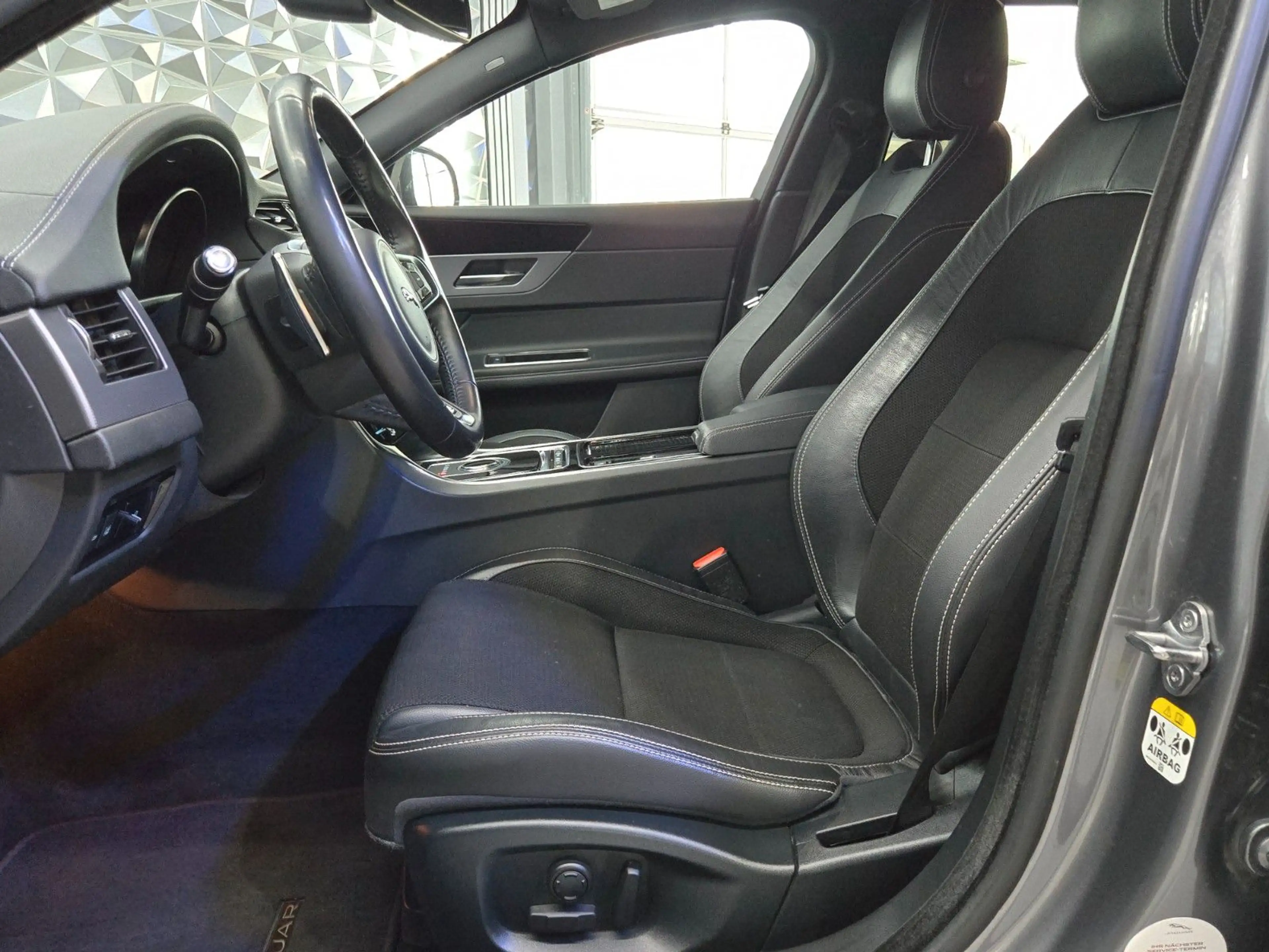 Jaguar XF Sportbrake R-Sport*SOUNDSYSTEM*PARKASISSTENT* — photo 10