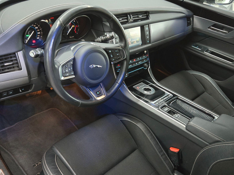 Jaguar XF Sportbrake R-Sport*SOUNDSYSTEM*PARKASISSTENT* — photo 13