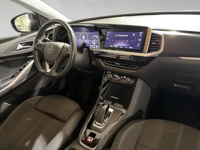 Opel Grandland X view 8