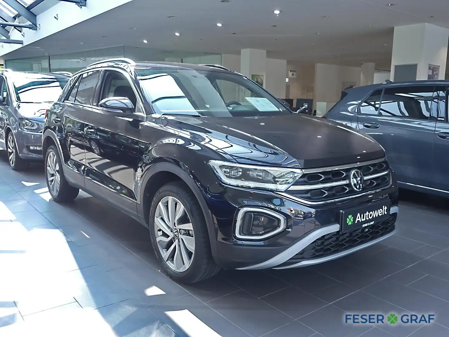 Volkswagen T-Roc Move 1.5 TSI DSG Navi Kamera LED Standhzg. Noir - 2