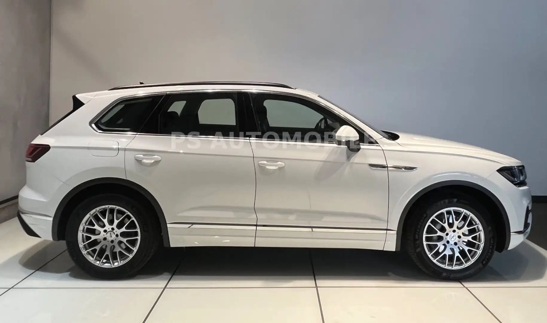 Volkswagen Touareg 3.0 V6 TDI SCR 4M/LED/NAVI/AHK/PANO Blanc - 2
