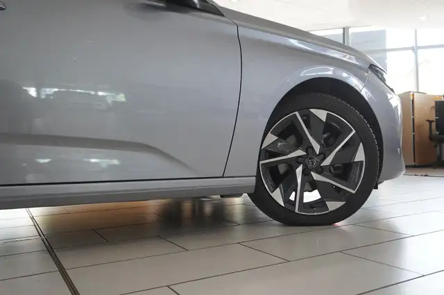 Peugeot 308 view 8