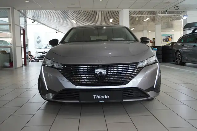 Peugeot 308 view 6