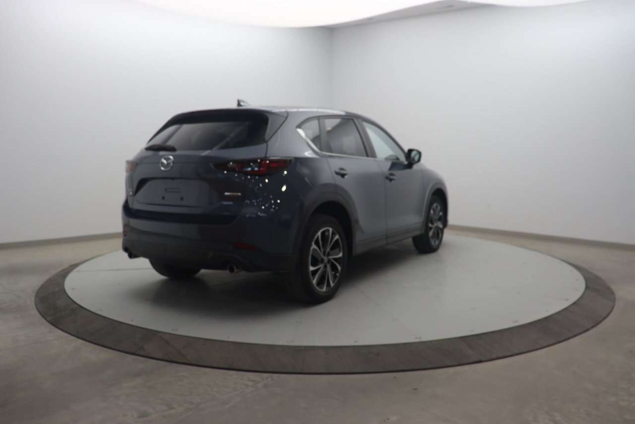 2024 Mazda CX-5 Un VUS qui combine style et caractère. — снимка 1