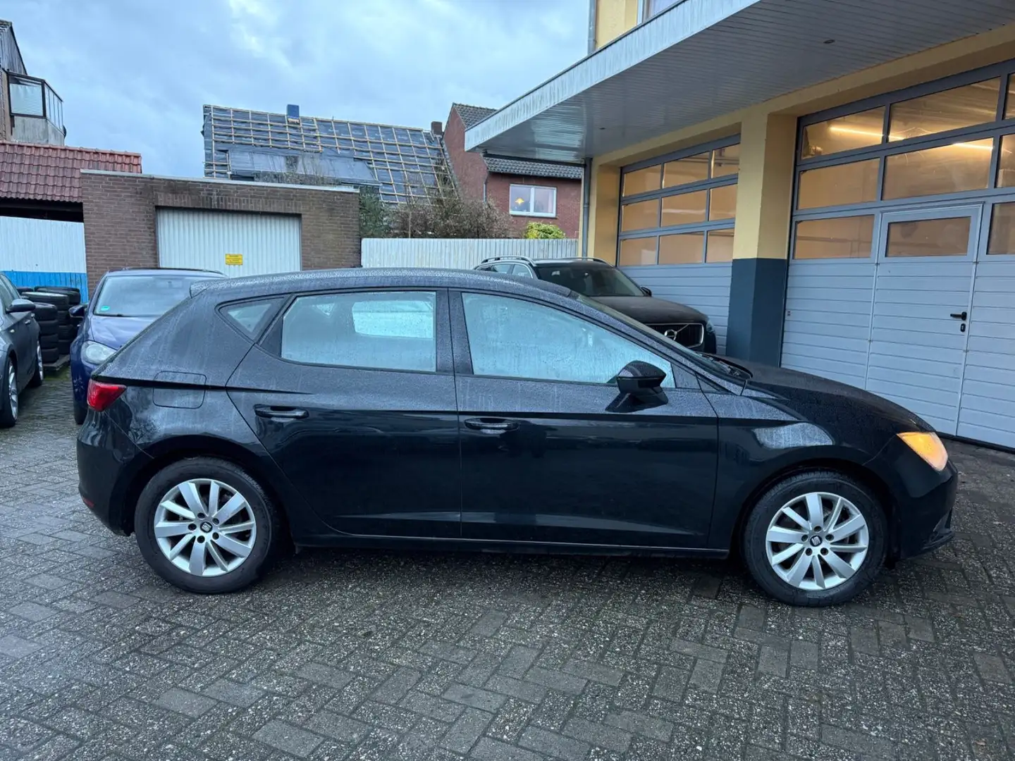 SEAT Leon Reference*8FACH*MFL*LMF*** Schwarz - 2