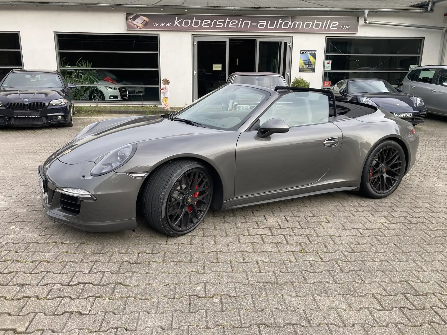 Porsche 911 Carrera GTS Cabriolet Approved 05/27 Grau - 1