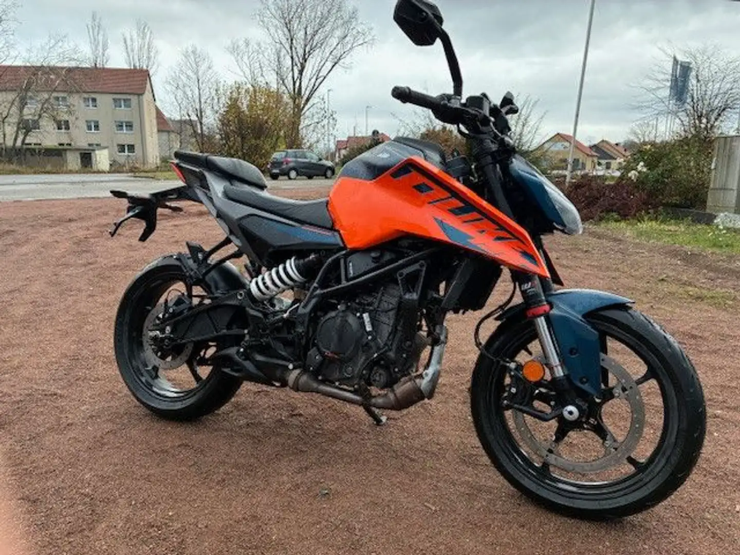 KTM 125 Duke Orange - 2