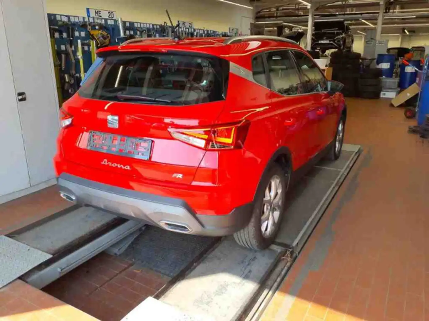 SEAT Arona FR-Line 1.0 TSI DSG LED Navi PDC Rot - 2