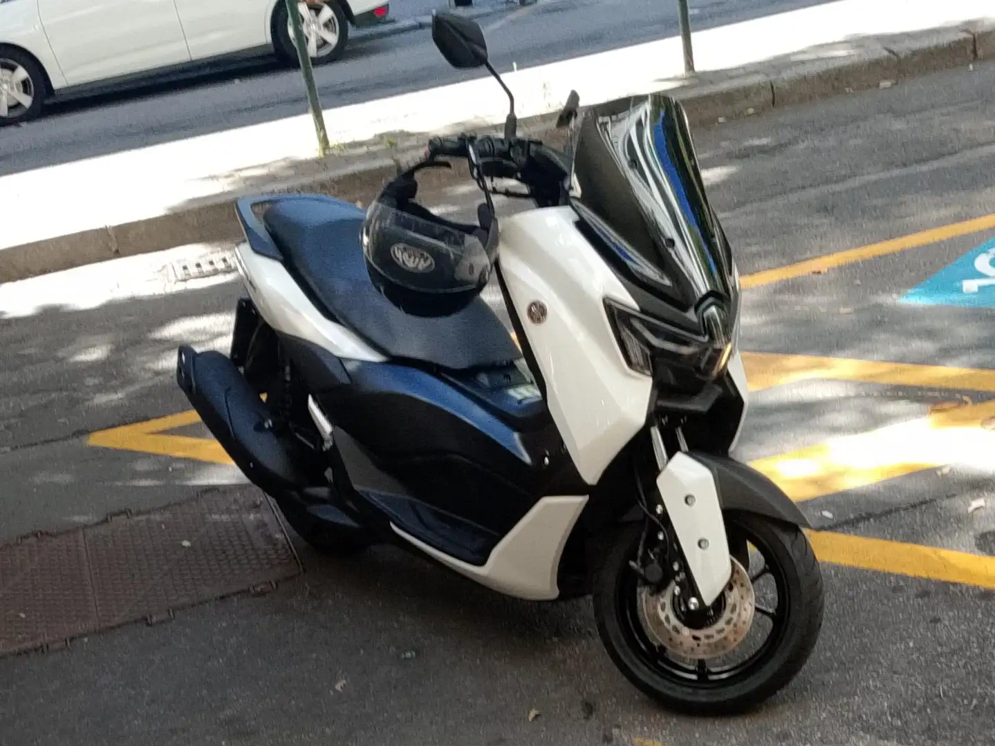 Yamaha NMAX 125 Bianco - 2