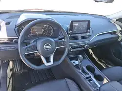 Nissan Altima снимка Nissan Altima