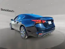 Nissan Altima снимка Nissan Altima