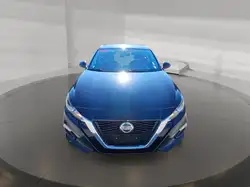 Nissan Altima снимка Nissan Altima