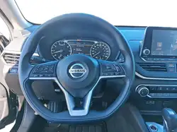 Nissan Altima снимка Nissan Altima