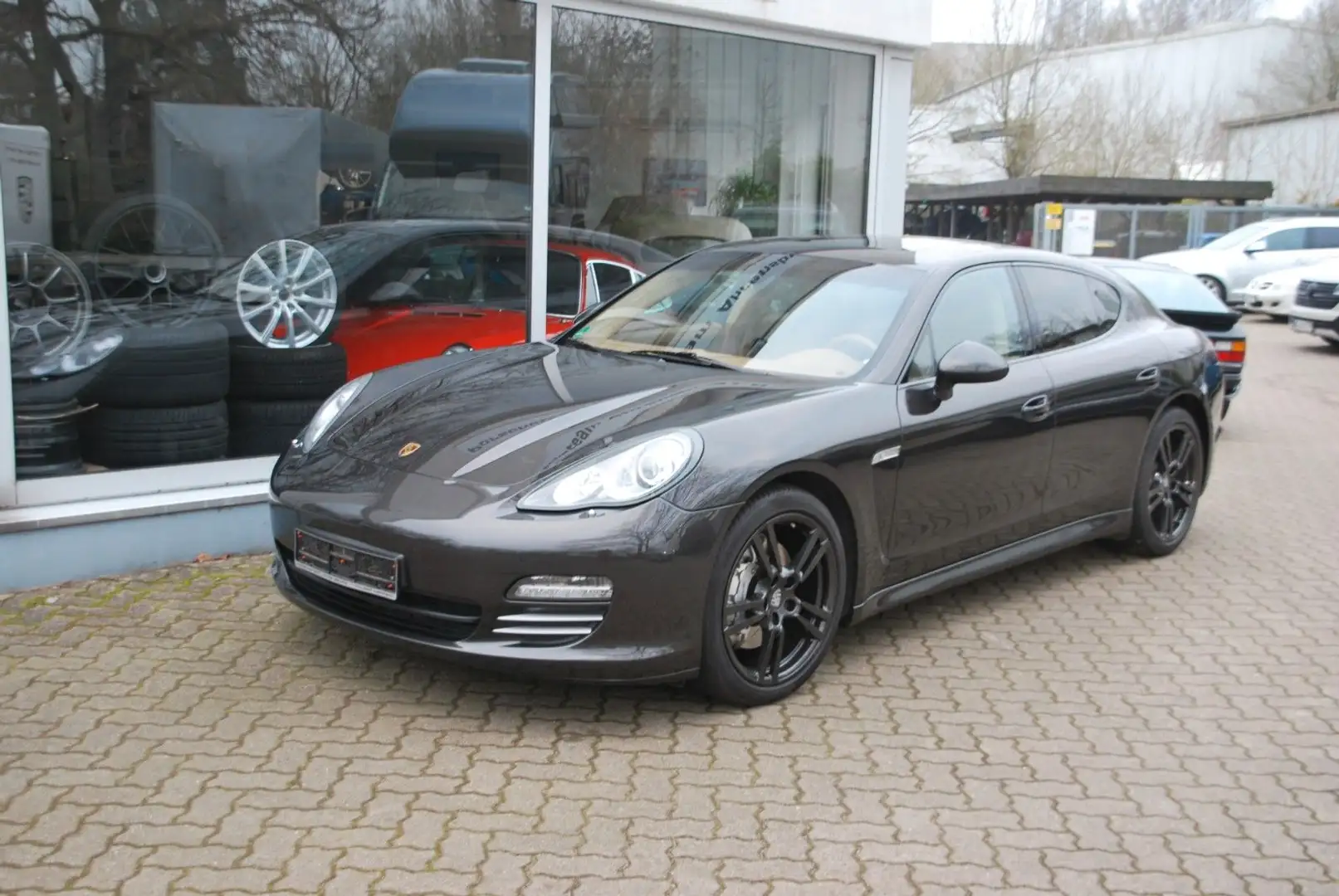 Porsche Panamera 4 S Grau - 2