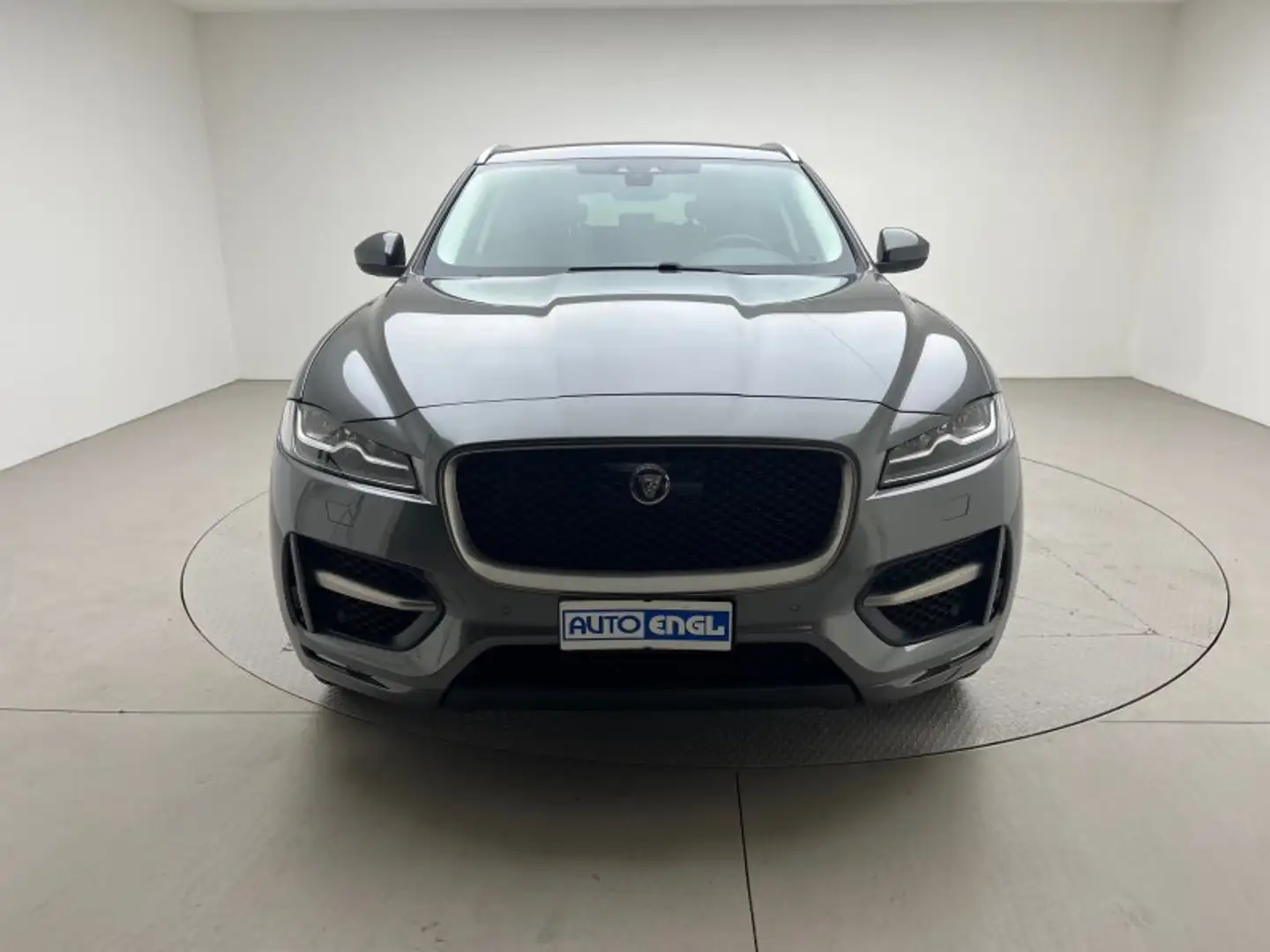 Jaguar F-Pace 2.0D 180 PS AWD Automatik Gri - 2
