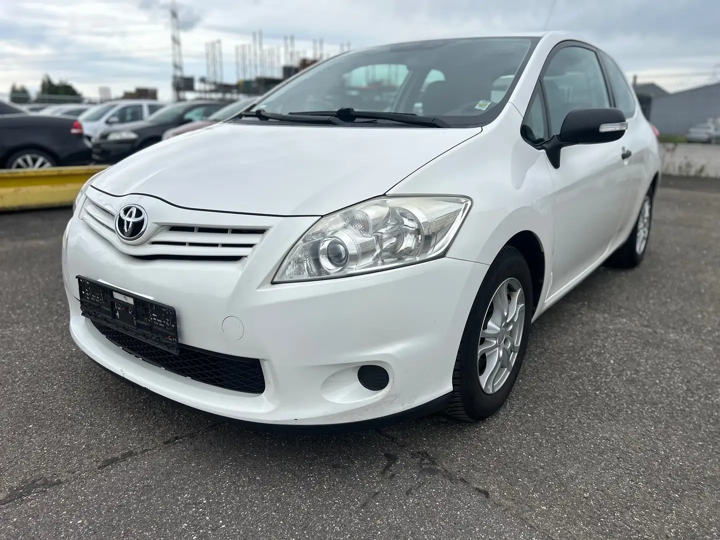 Toyota Auris Basis Fehér - 1