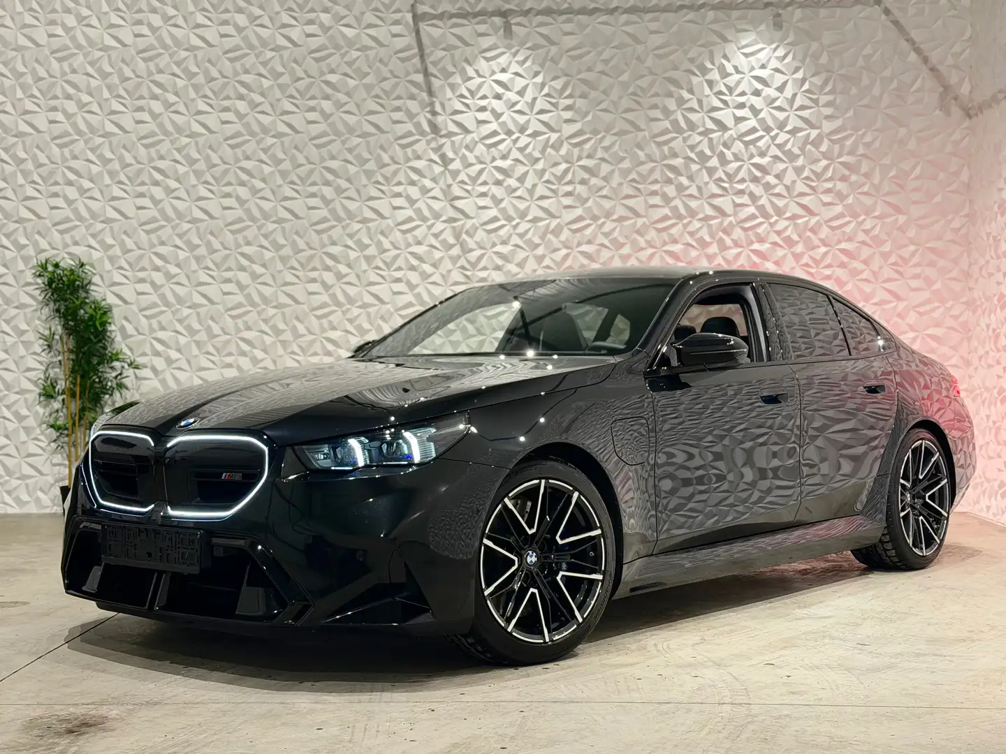 BMW M5 M DRIVE PRO - B&W - 360 Noir - 1