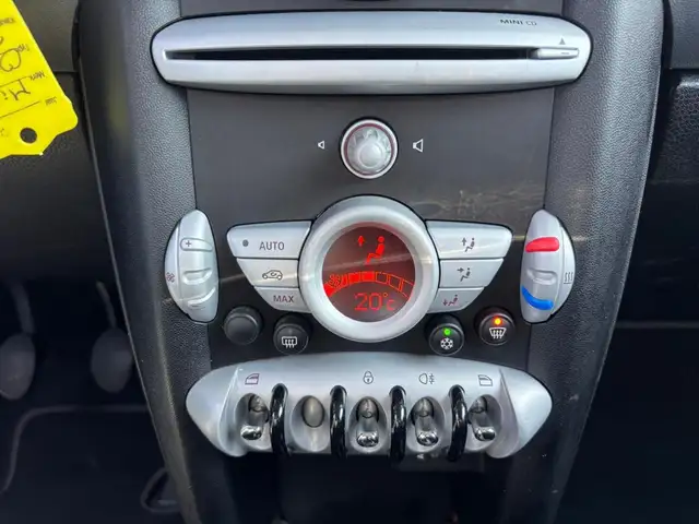 Mini Hatch view 15
