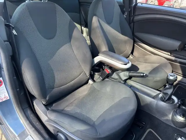 Mini Hatch view 12