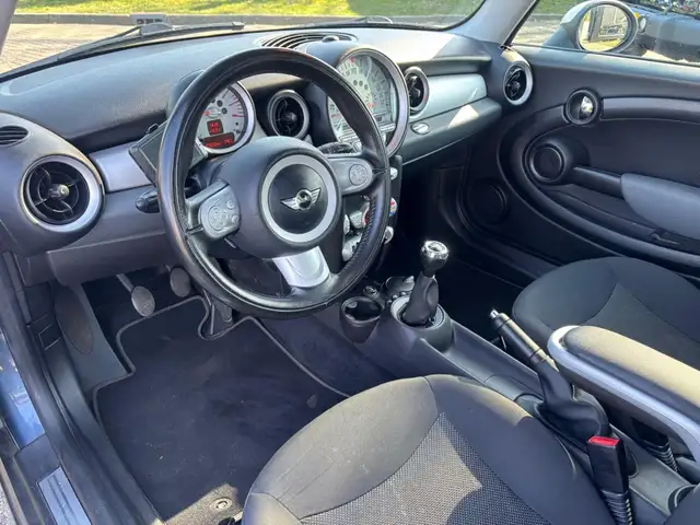 Mini Hatch view 10