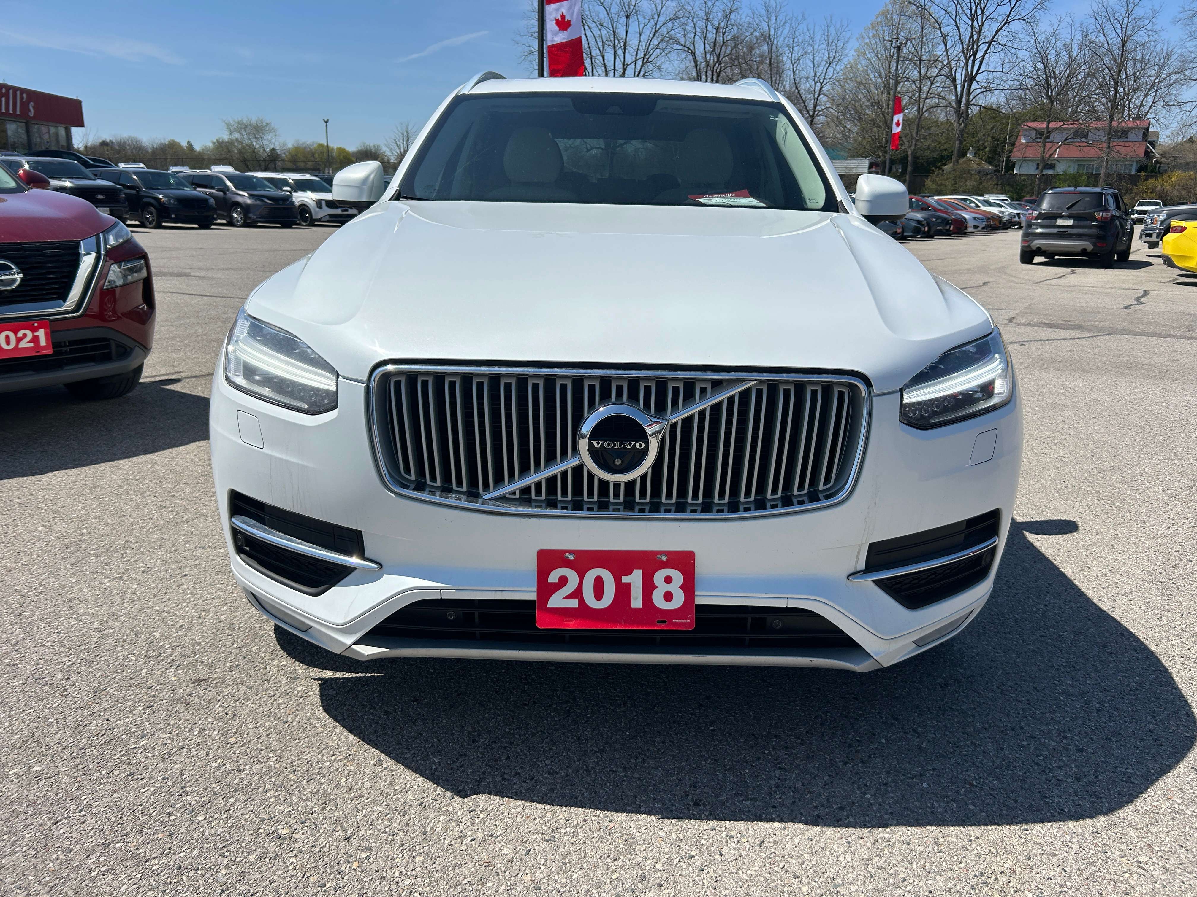 2018 Volvo XC90 T6, 7 PASSENGER, AWD, SUNROOF, HEATED LEATHER! thumb 9