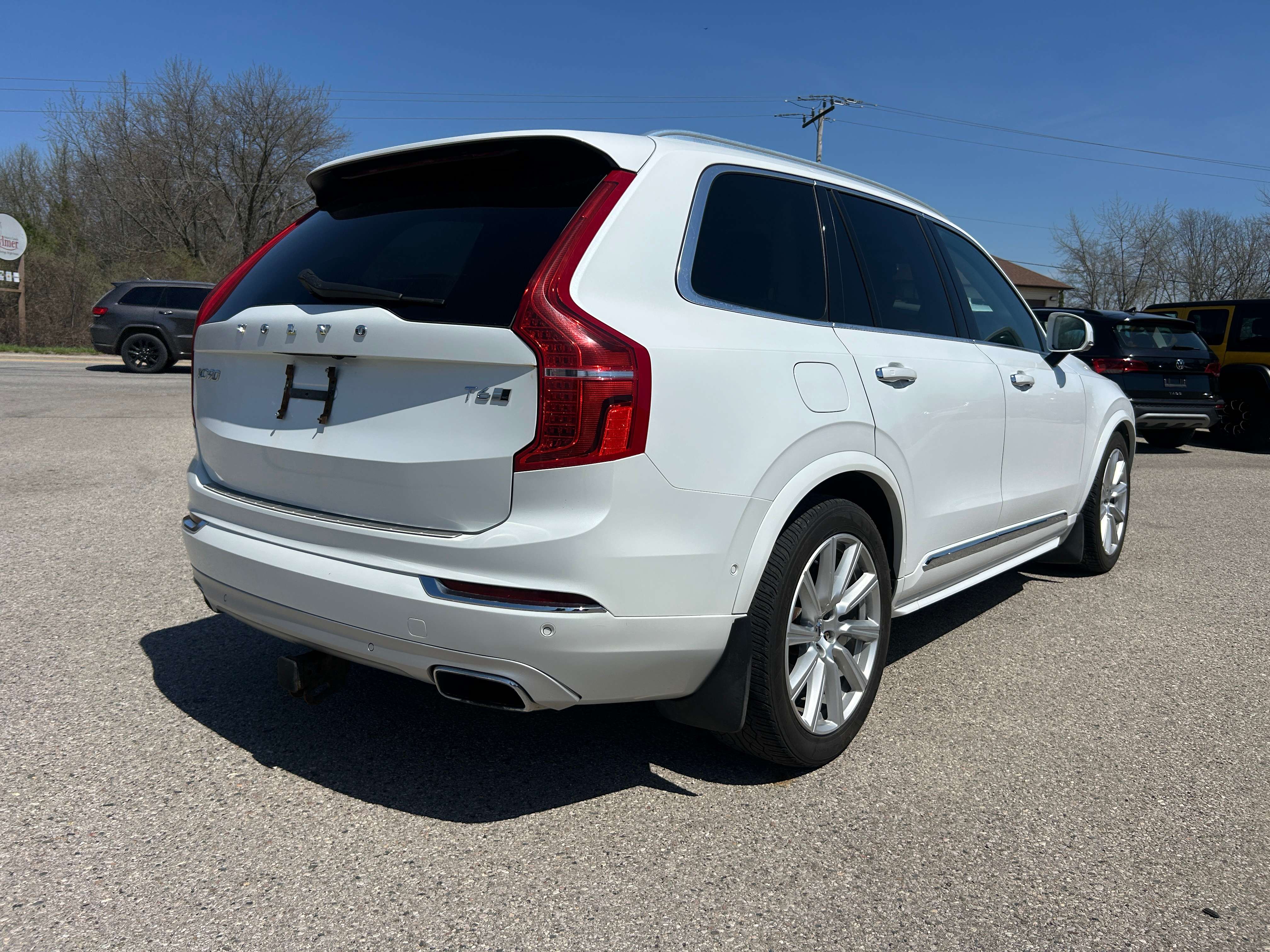 2018 Volvo XC90 T6, 7 PASSENGER, AWD, SUNROOF, HEATED LEATHER! thumb 6