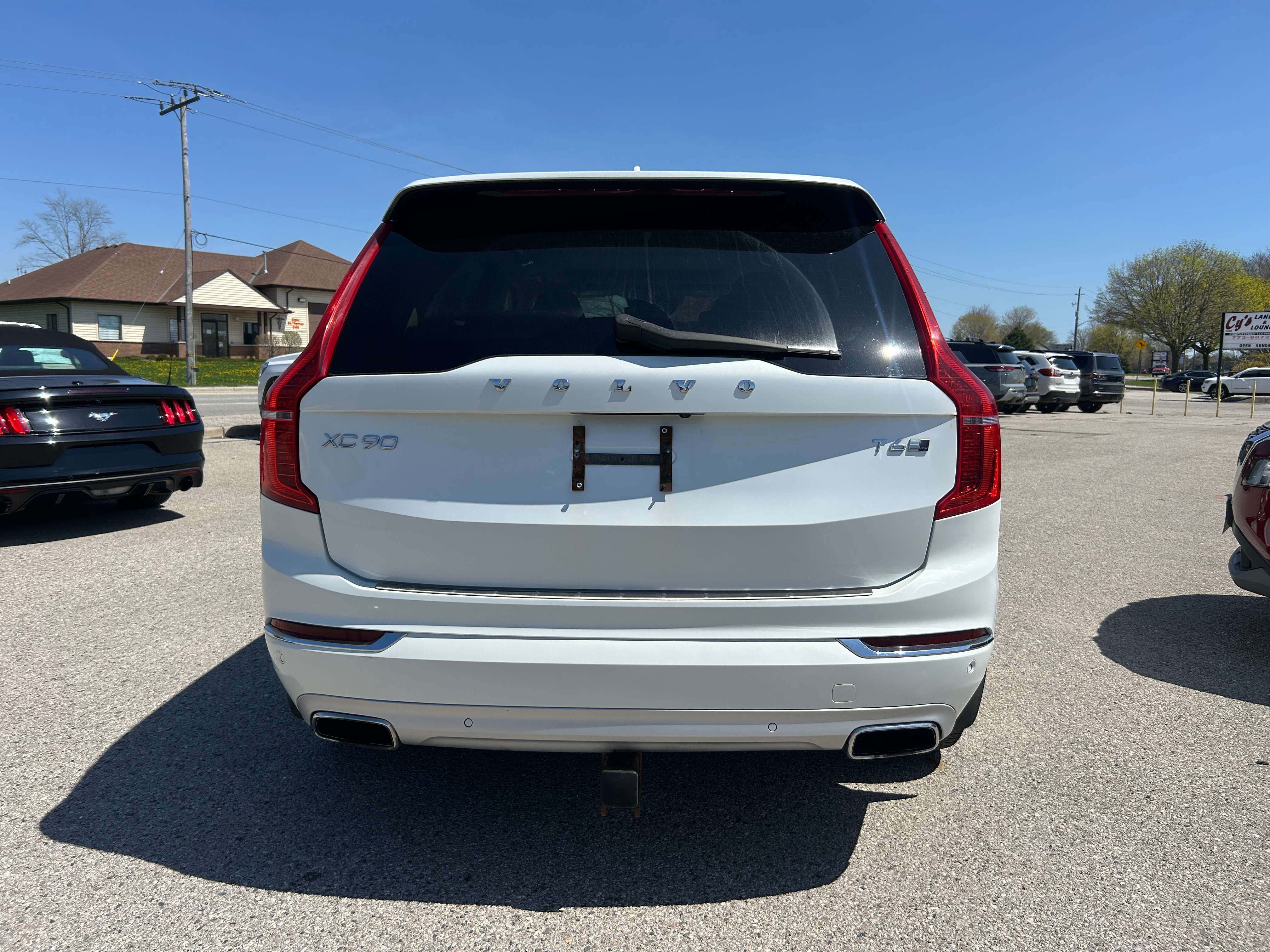 2018 Volvo XC90 T6, 7 PASSENGER, AWD, SUNROOF, HEATED LEATHER! alt 5
