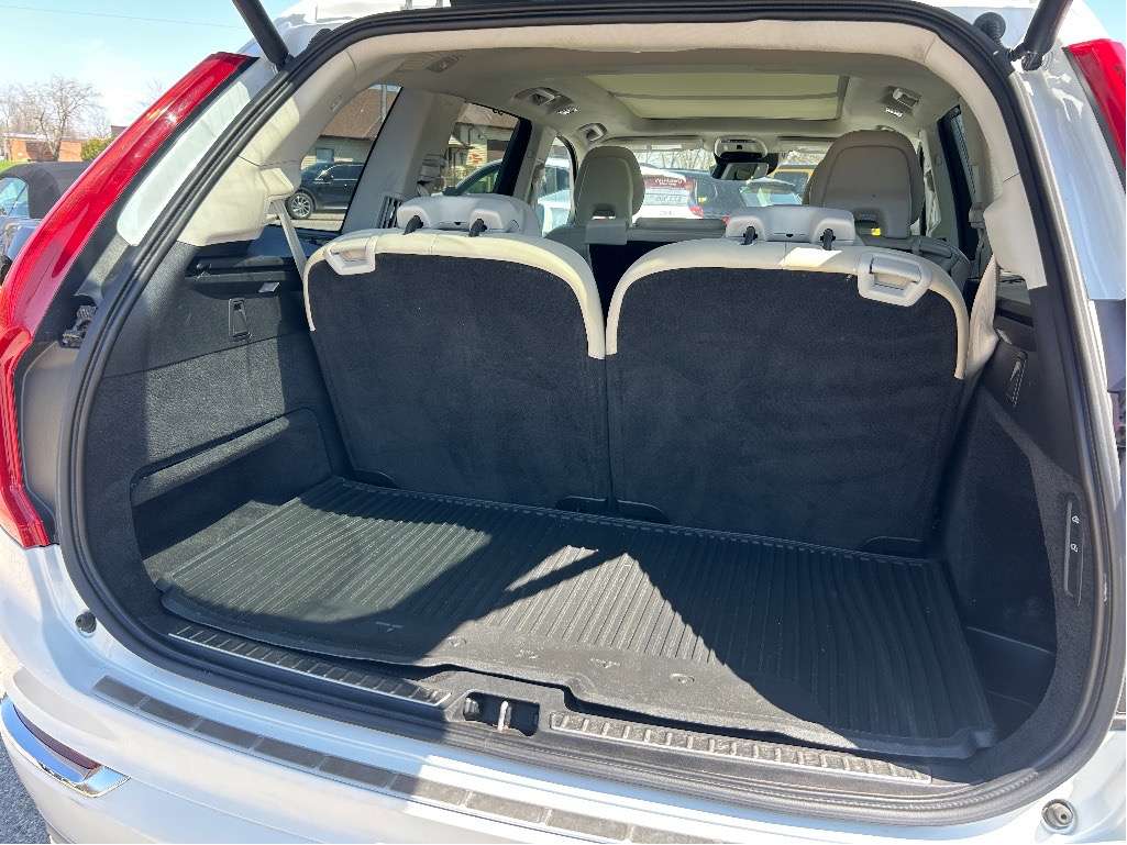 2018 Volvo XC90 T6, 7 PASSENGER, AWD, SUNROOF, HEATED LEATHER! thumb 17