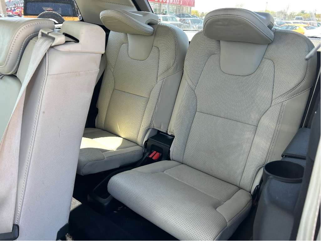 2018 Volvo XC90 T6, 7 PASSENGER, AWD, SUNROOF, HEATED LEATHER! thumb 16