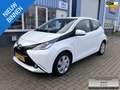Toyota Aygo 1.0 VVT-i x-play Navi Camera Led Blanc - thumbnail 1