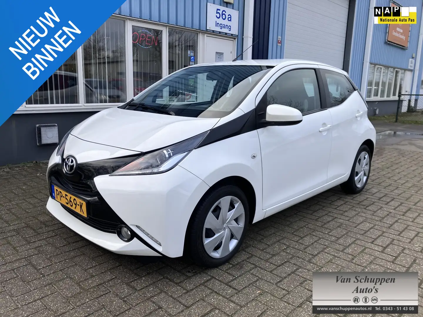 Toyota Aygo 1.0 VVT-i x-play Navi Camera Led Blanc - 1
