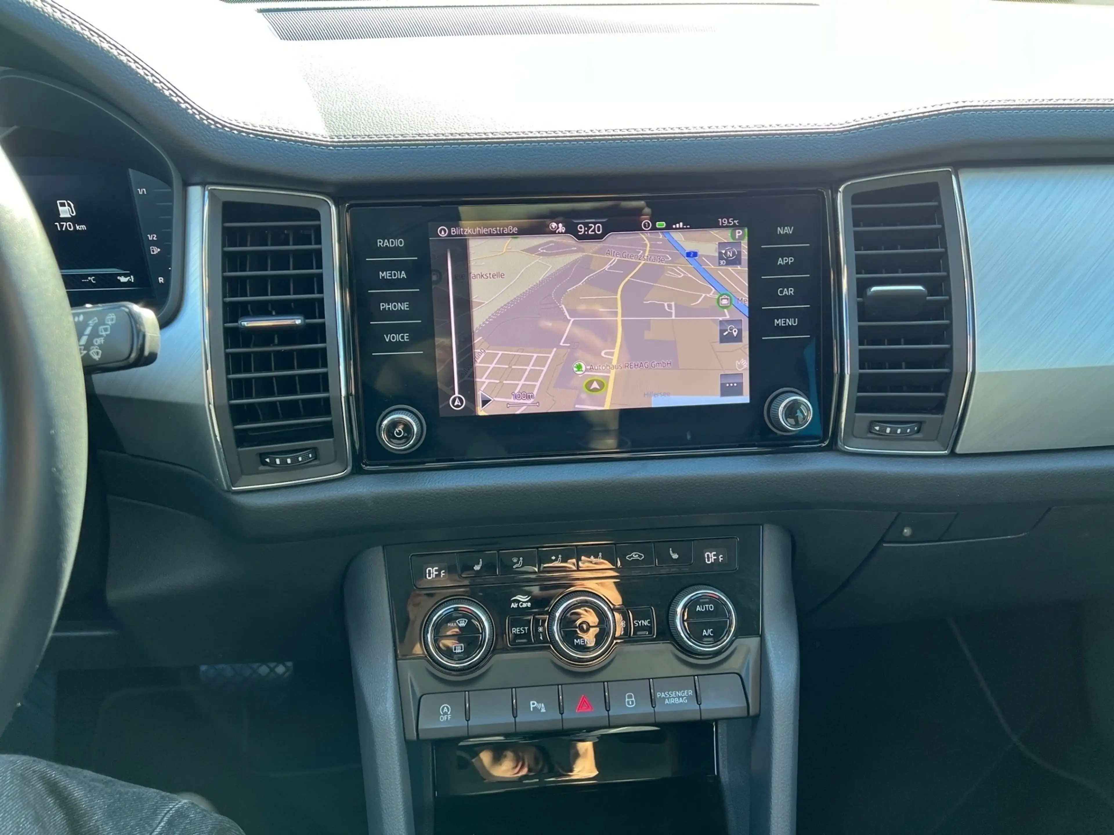 Skoda Kodiaq 2.0 TDI DSG 110kW Ambition *AHK*PDC*NAV* — photo 10