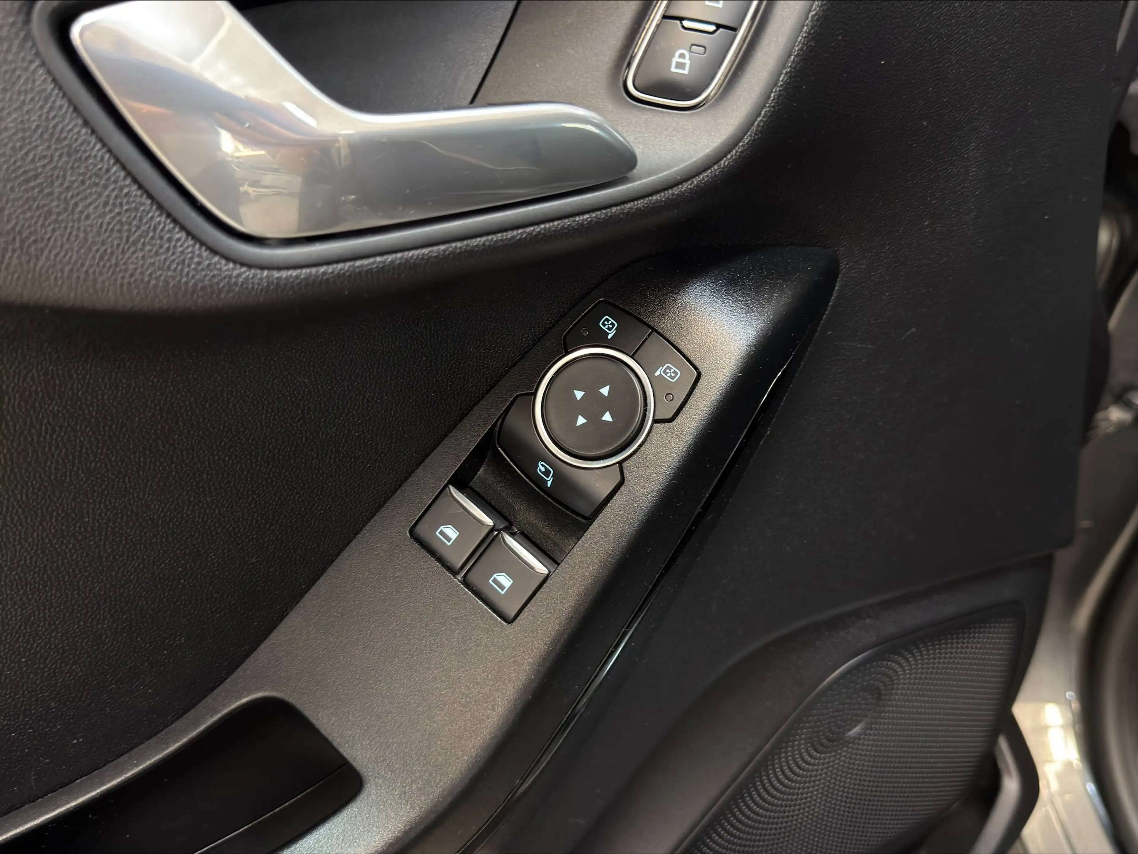 Ford Fiesta Trend 1,1 Start/Stop*SHZ*APPLE* — photo 13