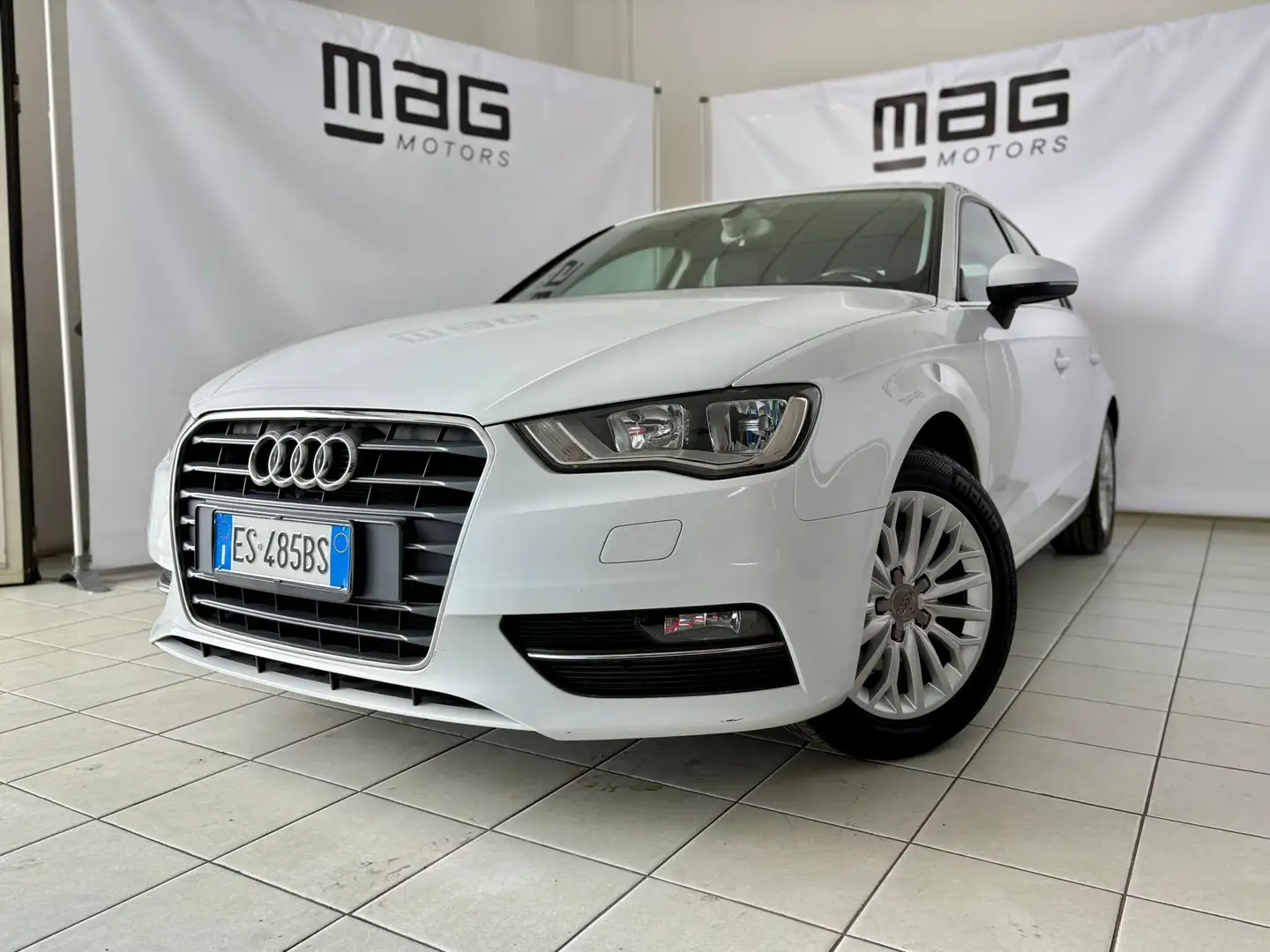 Audi A3 A3 Sportback 1.4 tfsi Ambiente Blanc - 2