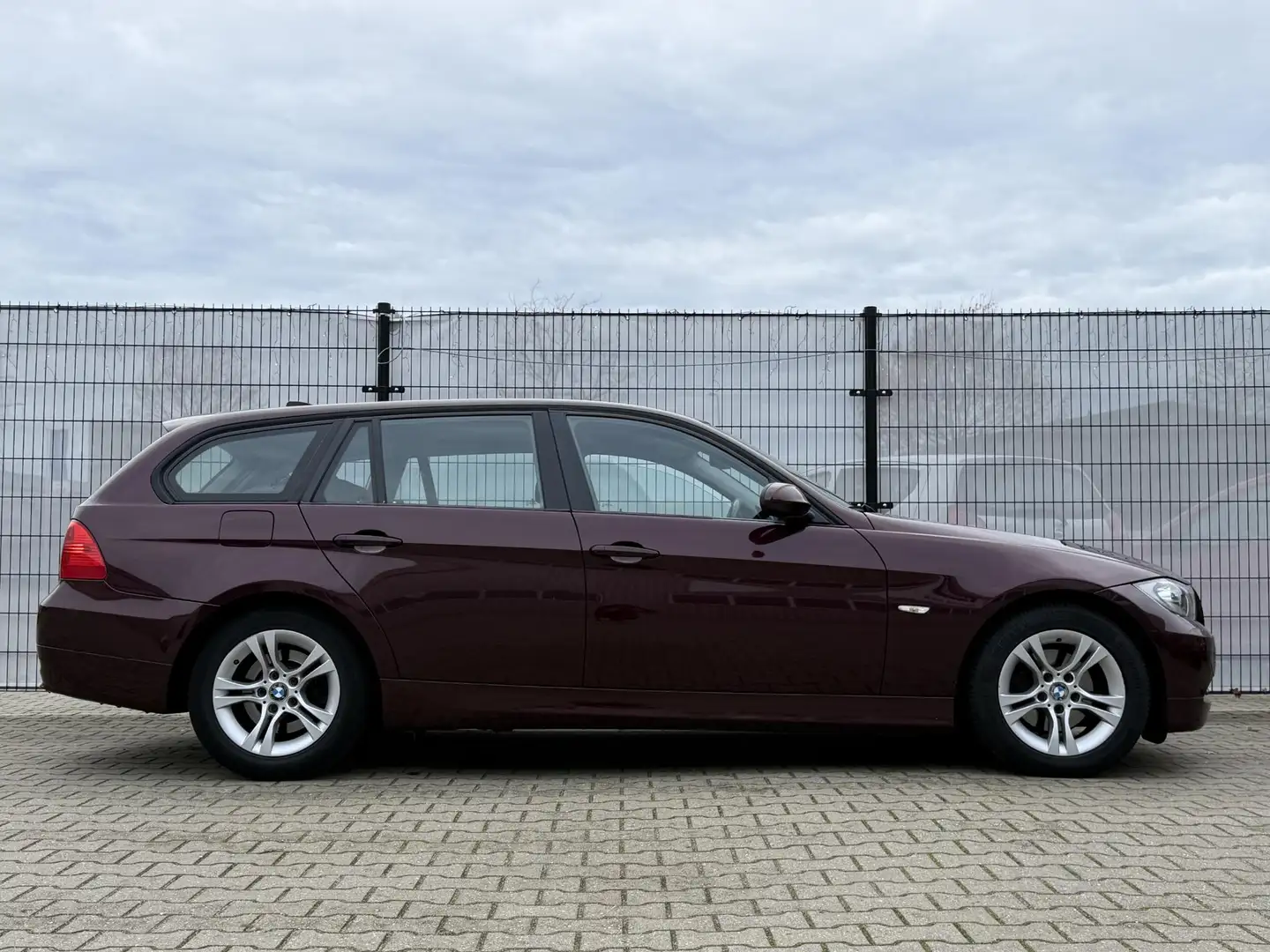 BMW 318 3-serie Touring 318i Business Line Navi/Carplay! Rouge - 2