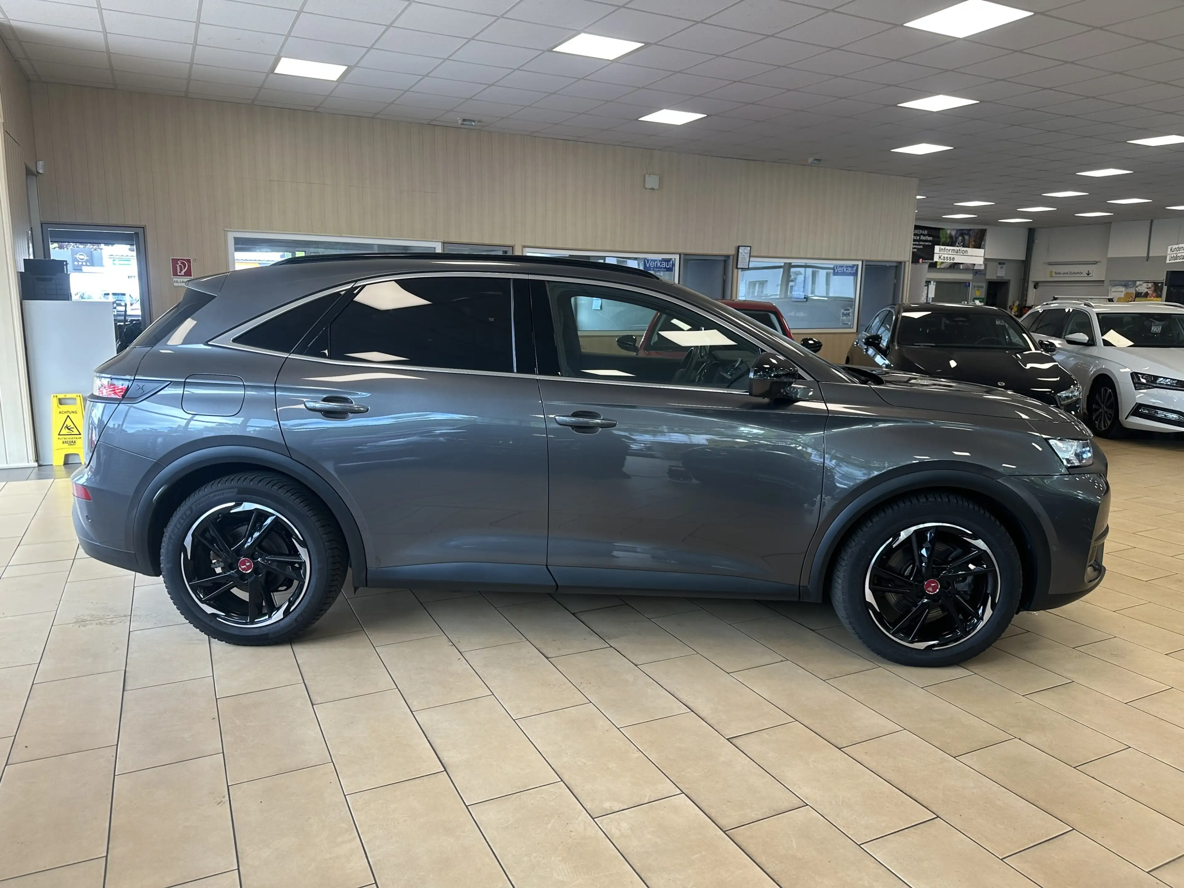 DS Automobiles DS 7 Crossback Nacht*Pano*SHZ+BLÜ*360*FOCAL*Leder — photo 4