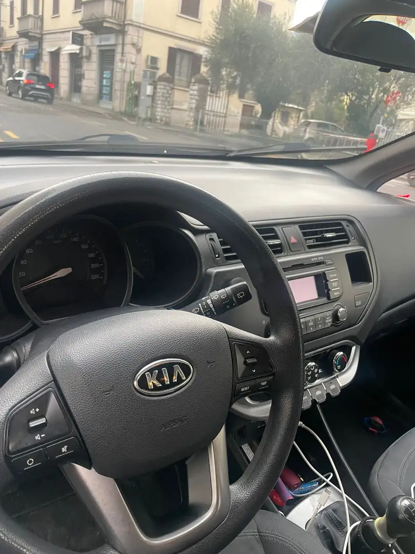 Kia Rio metano - 2