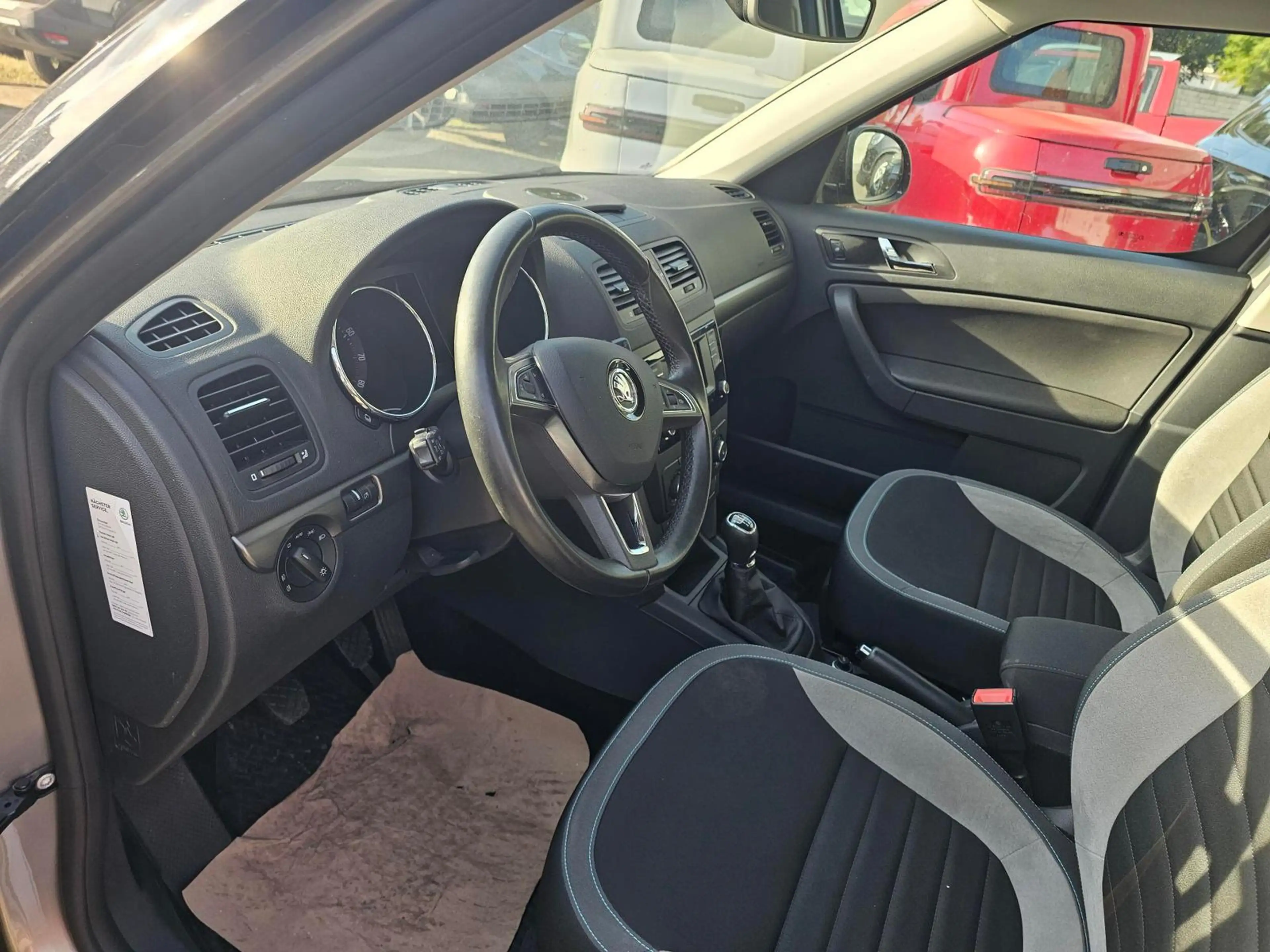 Skoda Yeti 1.2 TSI JOY+Bi-XENON+CLIMATRONIC+ALU+1.HAND — photo 10