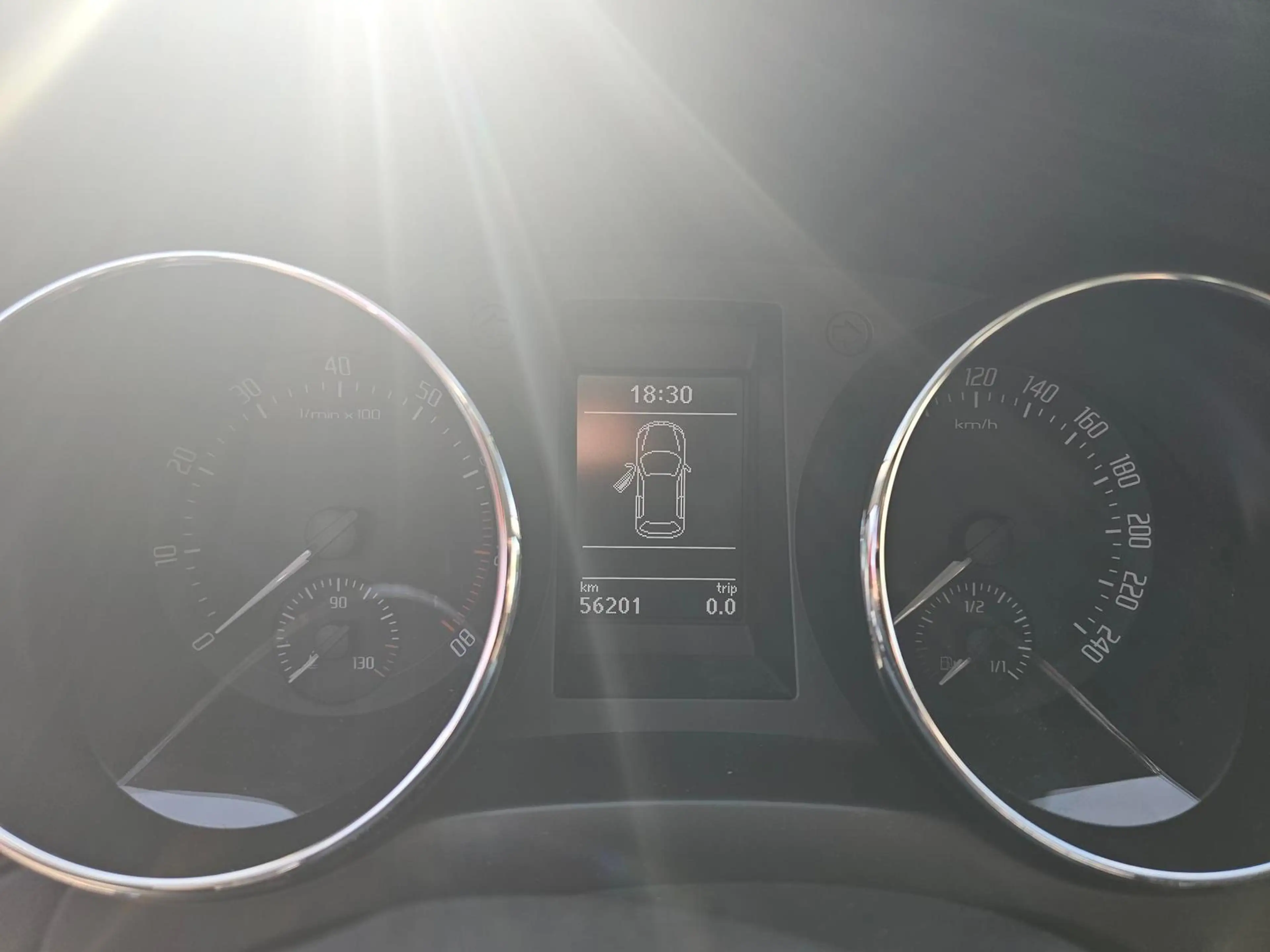 Skoda Yeti 1.2 TSI JOY+Bi-XENON+CLIMATRONIC+ALU+1.HAND — photo 13