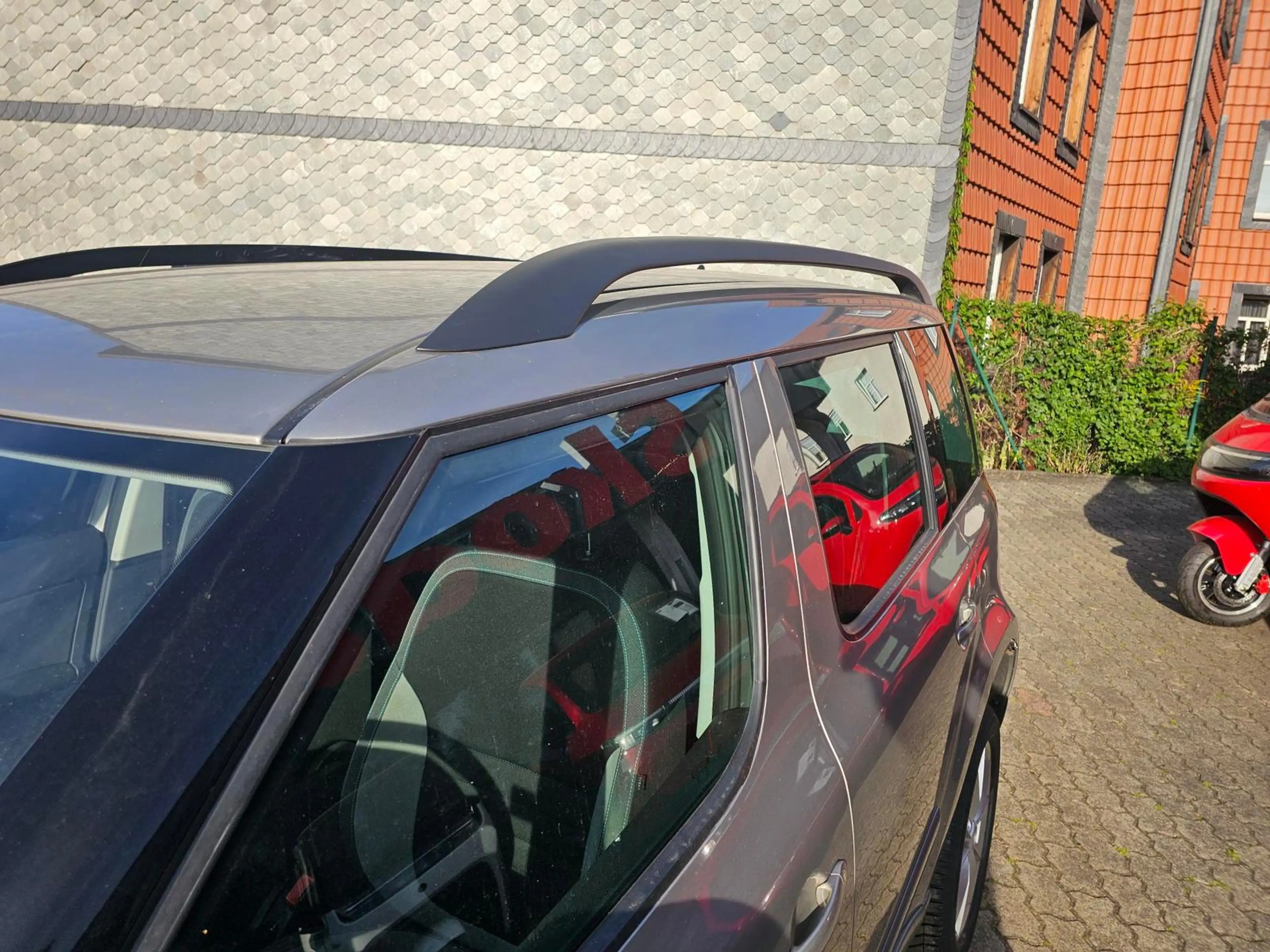 Skoda Yeti 1.2 TSI JOY+Bi-XENON+CLIMATRONIC+ALU+1.HAND — photo 8