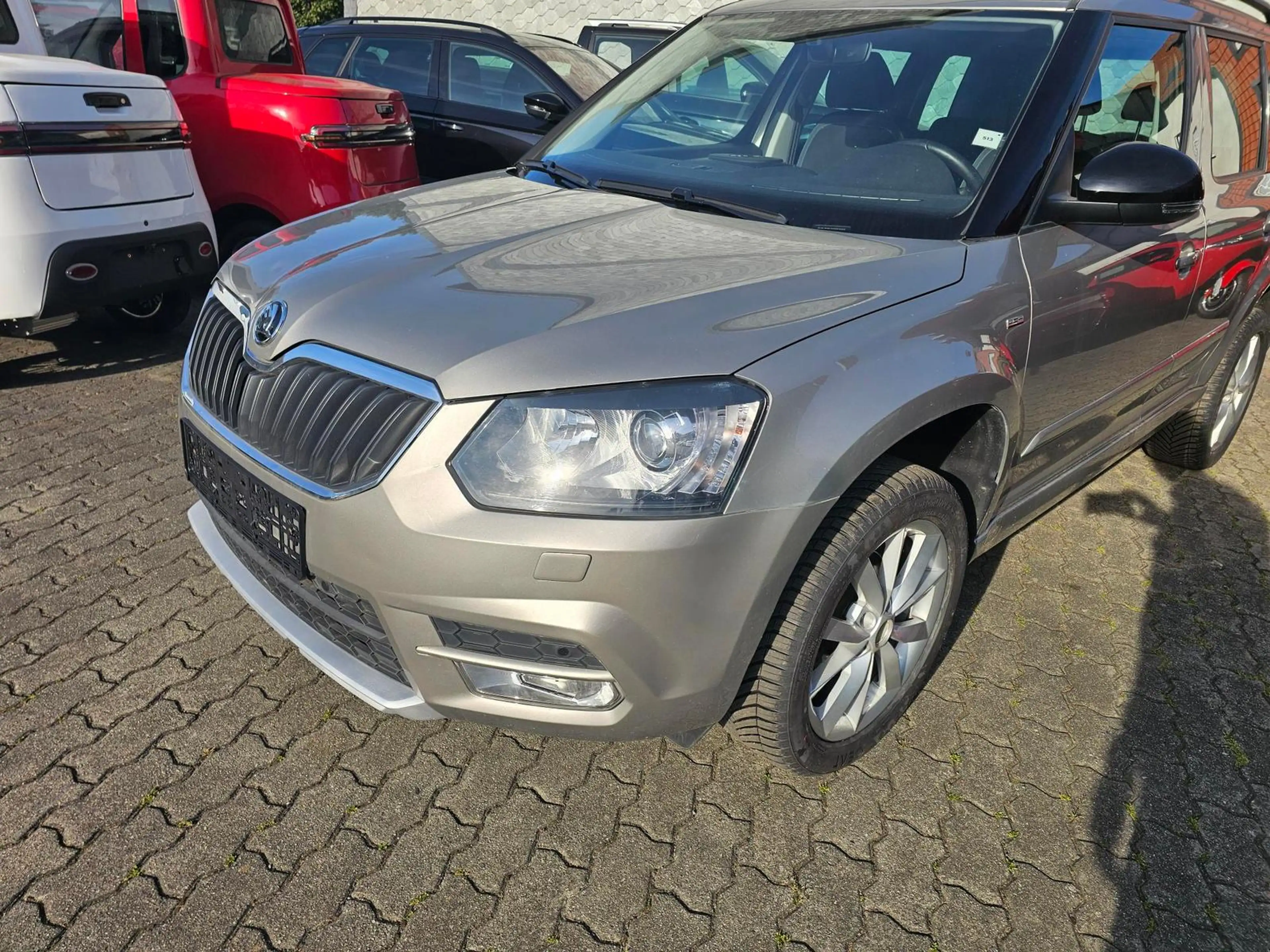 Skoda Yeti 1.2 TSI JOY+Bi-XENON+CLIMATRONIC+ALU+1.HAND — photo 6