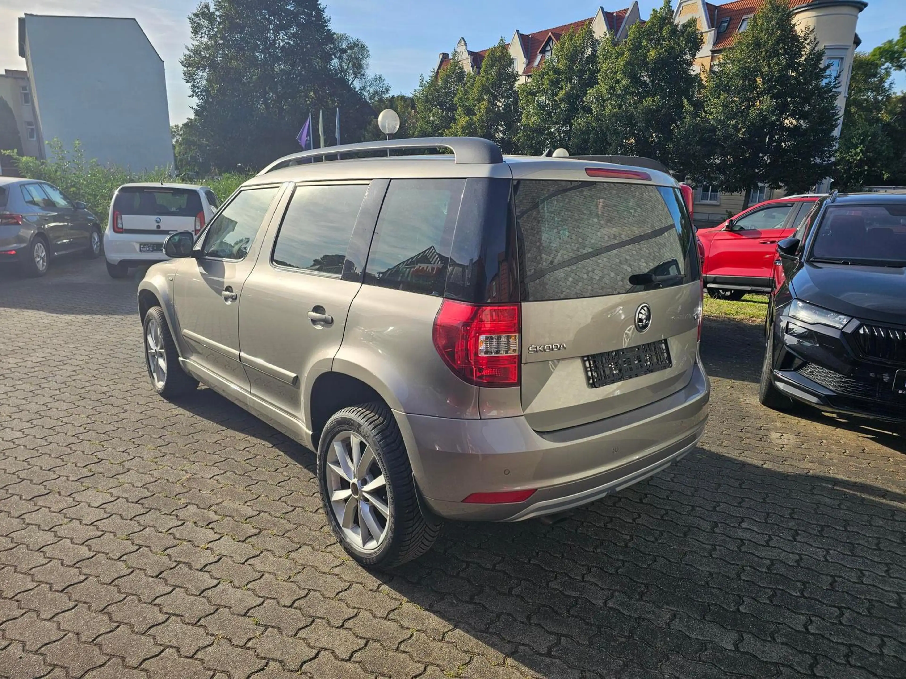 Skoda Yeti 1.2 TSI JOY+Bi-XENON+CLIMATRONIC+ALU+1.HAND — photo 4