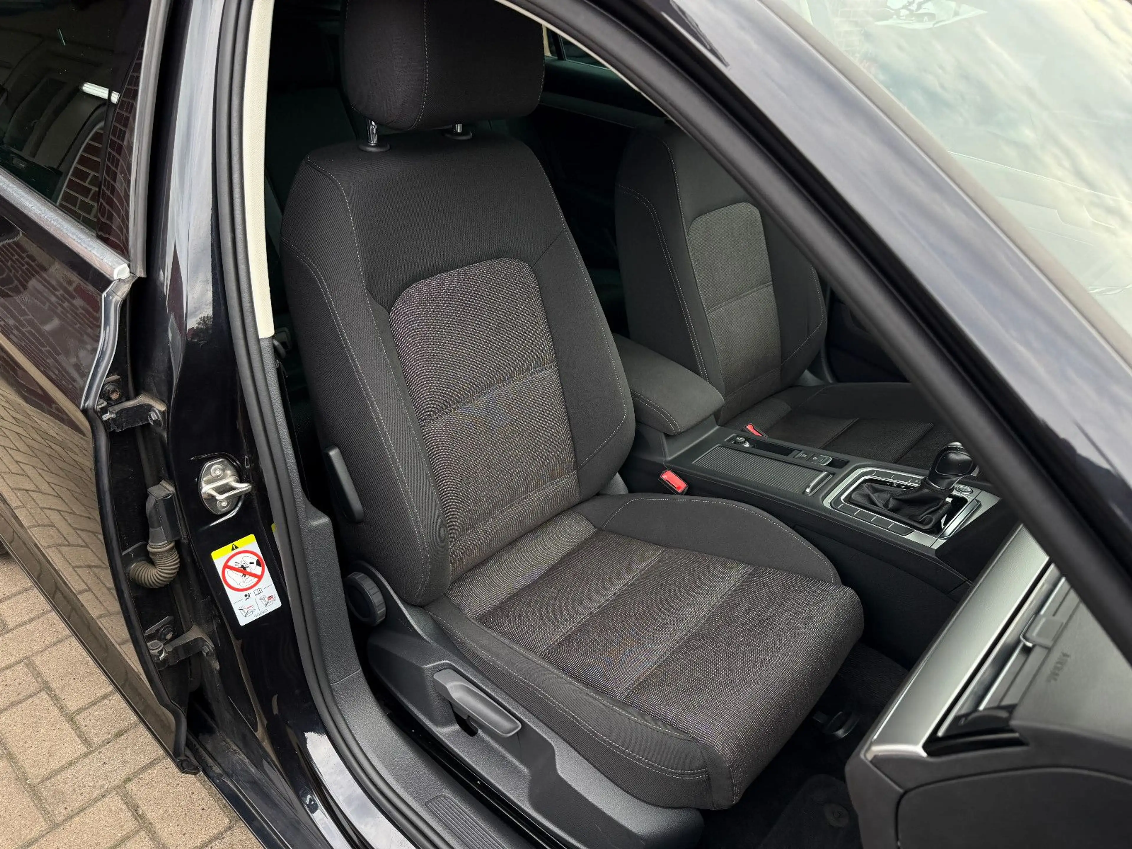 Volkswagen Passat Variant Passat Var. 1.4 TSI, Aut., LED, Navi, Digital T. — photo 15